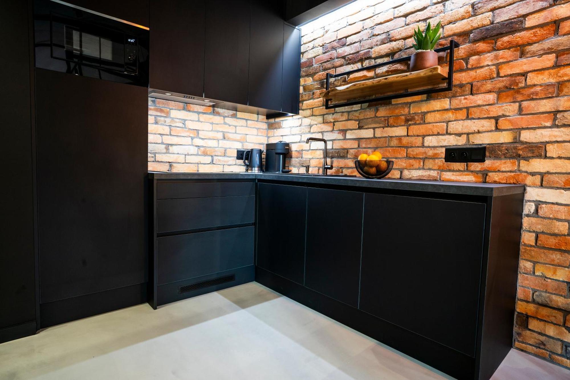 Aparthotel Zator Industrial 58 Jacuzzi Екстериор снимка